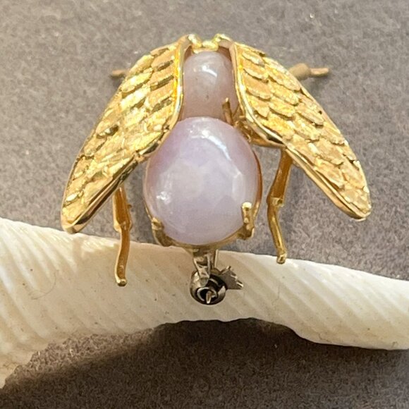 ✨Vintage 1950s Handmade 18K Gold Italian Bee Brooch | Lavender Jade & Ruby Eyes - Picture 8 of 13
